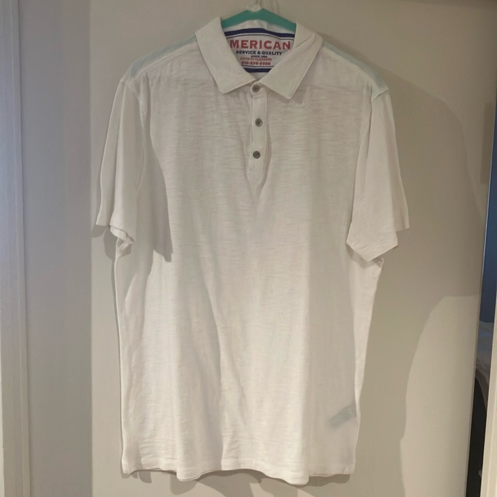 Banana Republic White Polo Shirt Classic Knit size medium. Made in Vietnam